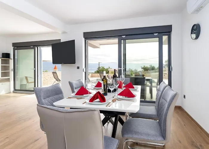 Βίλα Lavanda -semi-detached With A Pool And A Panoramic View, Close To A Sandy Beach- By Traveler Tourist Agency Krk