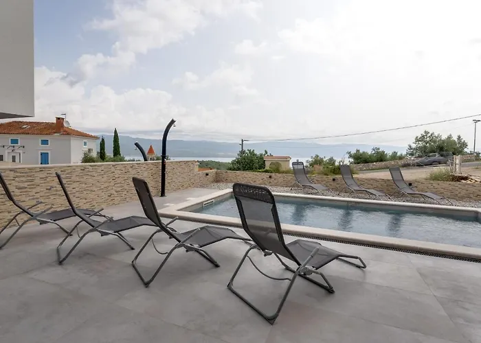 Βίλα Lavanda -semi-detached With A Pool And A Panoramic View, Close To A Sandy Beach- By Traveler Tourist Agency Krk *