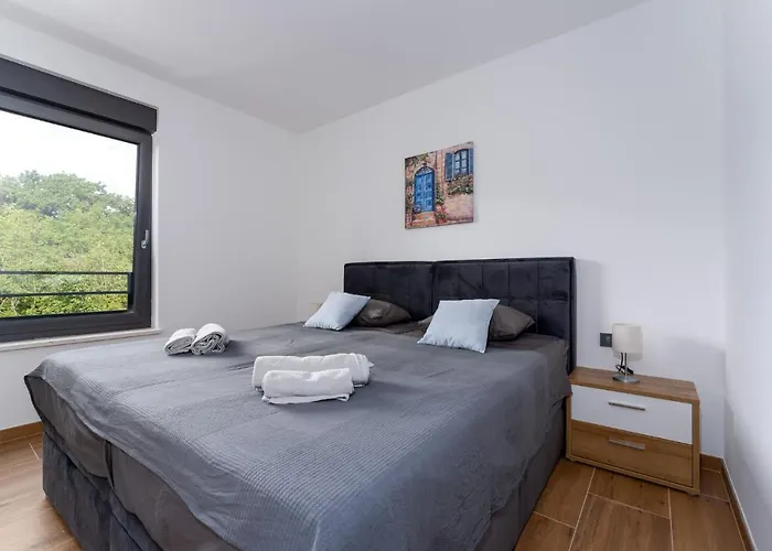 Βίλα Lavanda -semi-detached With A Pool And A Panoramic View, Close To A Sandy Beach- By Traveler Tourist Agency Krk Risika