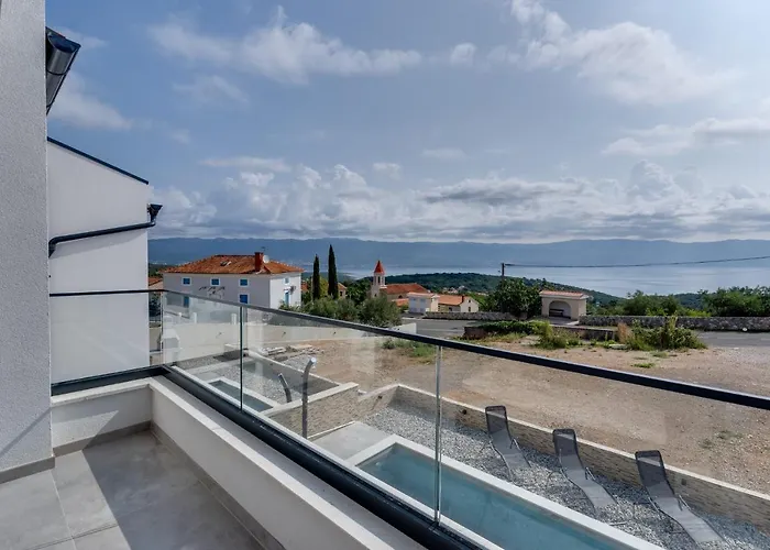 Lavanda -semi-detached With A Pool And A Panoramic View, Close To A Sandy Beach- By Traveler Tourist Agency Krk Βίλα Risika