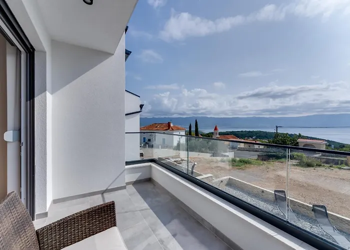Lavanda -semi-detached With A Pool And A Panoramic View, Close To A Sandy Beach- By Traveler Tourist Agency Krk Βίλα *