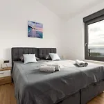 Villa Lavanda: Poolside Retreat With Access And Panoramic Views *
