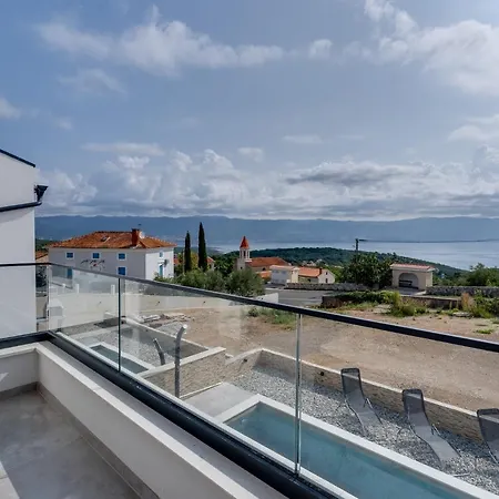 Lavanda -semi-detached With A Pool And A Panoramic View, Close To A Sandy Beach- By Traveler Tourist Agency Krk Vila Risika
