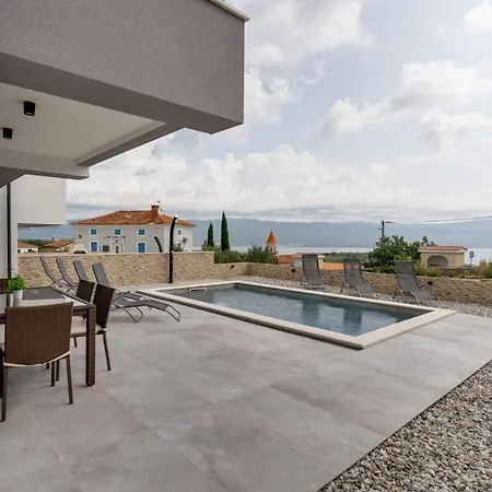 Lavanda -semi-detached With A Pool And A Panoramic View, Close To A Sandy Beach- By Traveler Tourist Agency Krk Vila
