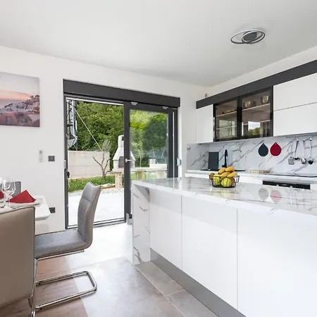 Lavanda -semi-detached With A Pool And A Panoramic View, Close To A Sandy Beach- By Traveler Tourist Agency Krk *