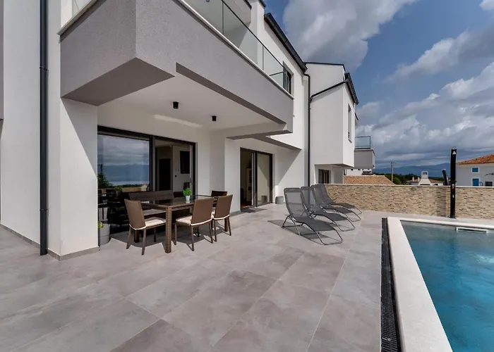 Lavanda -semi-detached With A Pool And A Panoramic View, Close To A Sandy Beach- By Traveler Tourist Agency Krk Villa *