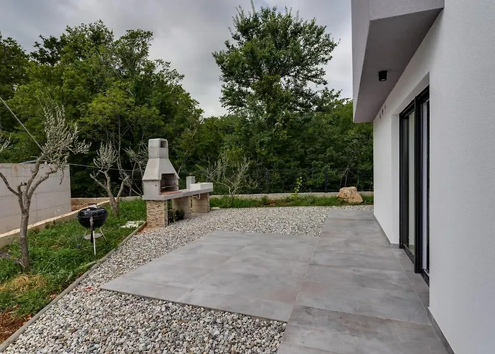 Lavanda -semi-detached With A Pool And A Panoramic View, Close To A Sandy Beach- By Traveler Tourist Agency Krk *