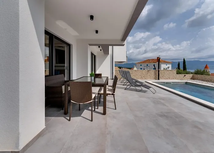 Villa Lavanda -semi-detached With A Pool And A Panoramic View, Close To A Sandy Beach- By Traveler Tourist Agency Krk Risika