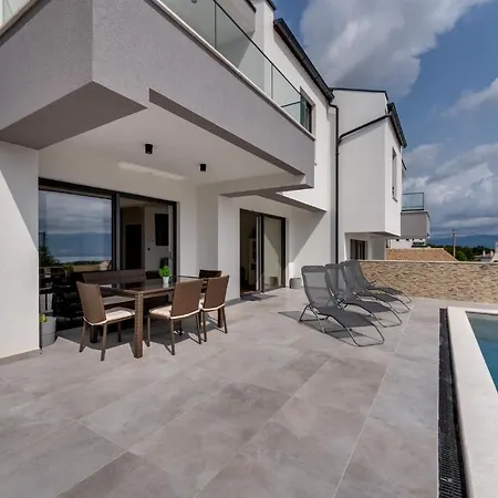 Lavanda -semi-detached With A Pool And A Panoramic View, Close To A Sandy Beach- By Traveler Tourist Agency Krk Villa *